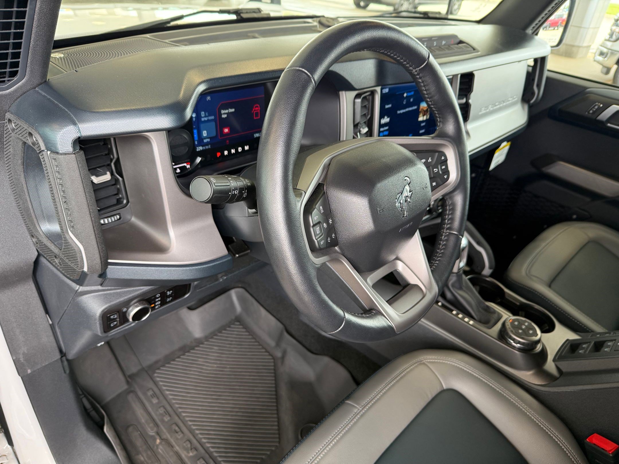 Certified 2023 Ford Bronco Outer Banks w/ Sasquatch Package AWD/4WD image 4