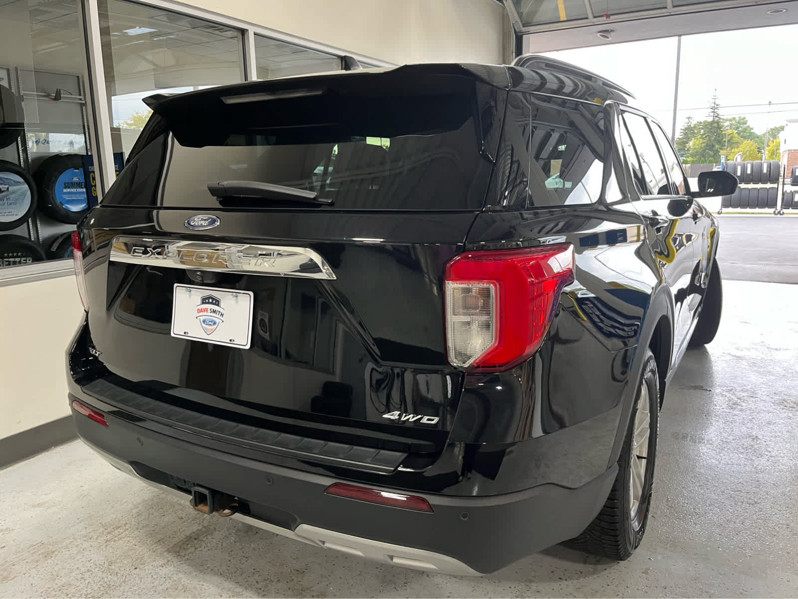 Certified 2023 Ford Explorer XLT w/ Equipment Group 202A AWD/4WD image 10