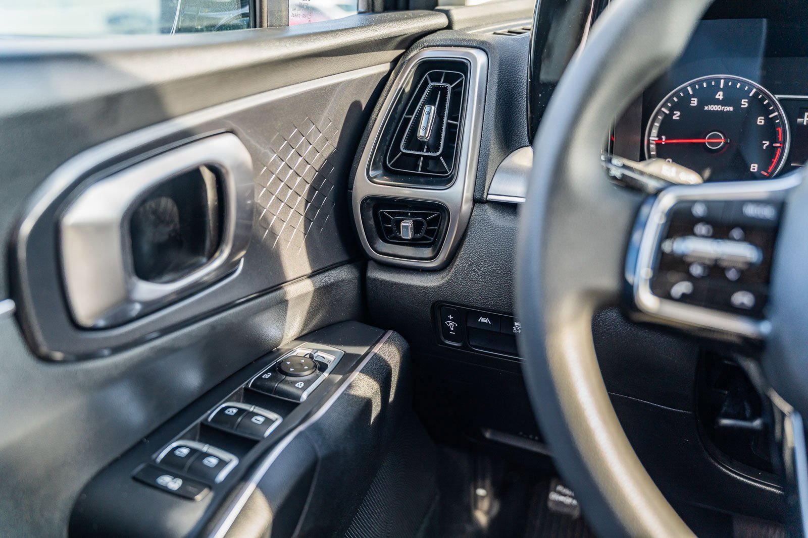 Used 2023 Kia Sorento LX image 24