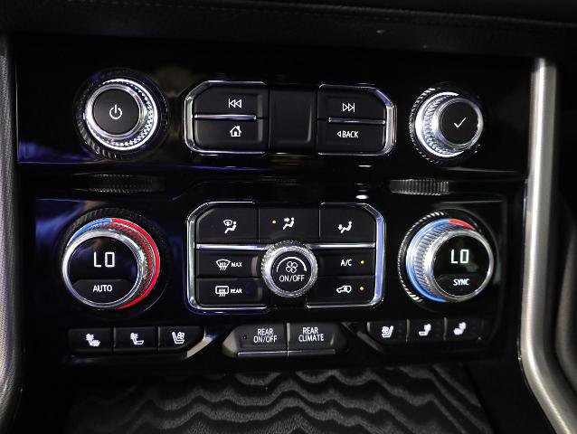 Used 2024 GMC Yukon XL Denali AWD/4WD image 17
