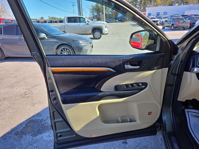 Used 2018 Toyota Highlander Limited image 13