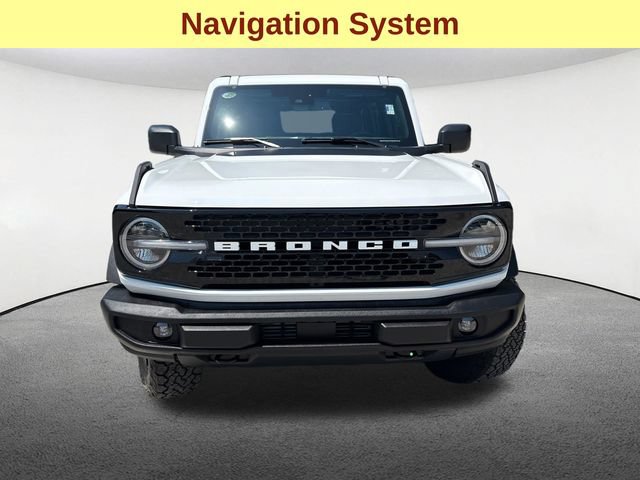 Certified 2025 Ford Bronco Outer Banks w/ Black Appearance Package AWD/4WD image 4