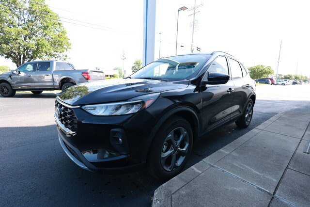 Certified 2025 Ford Escape ST-Line Select w/ Tech Pack #1 AWD/4WD image 6