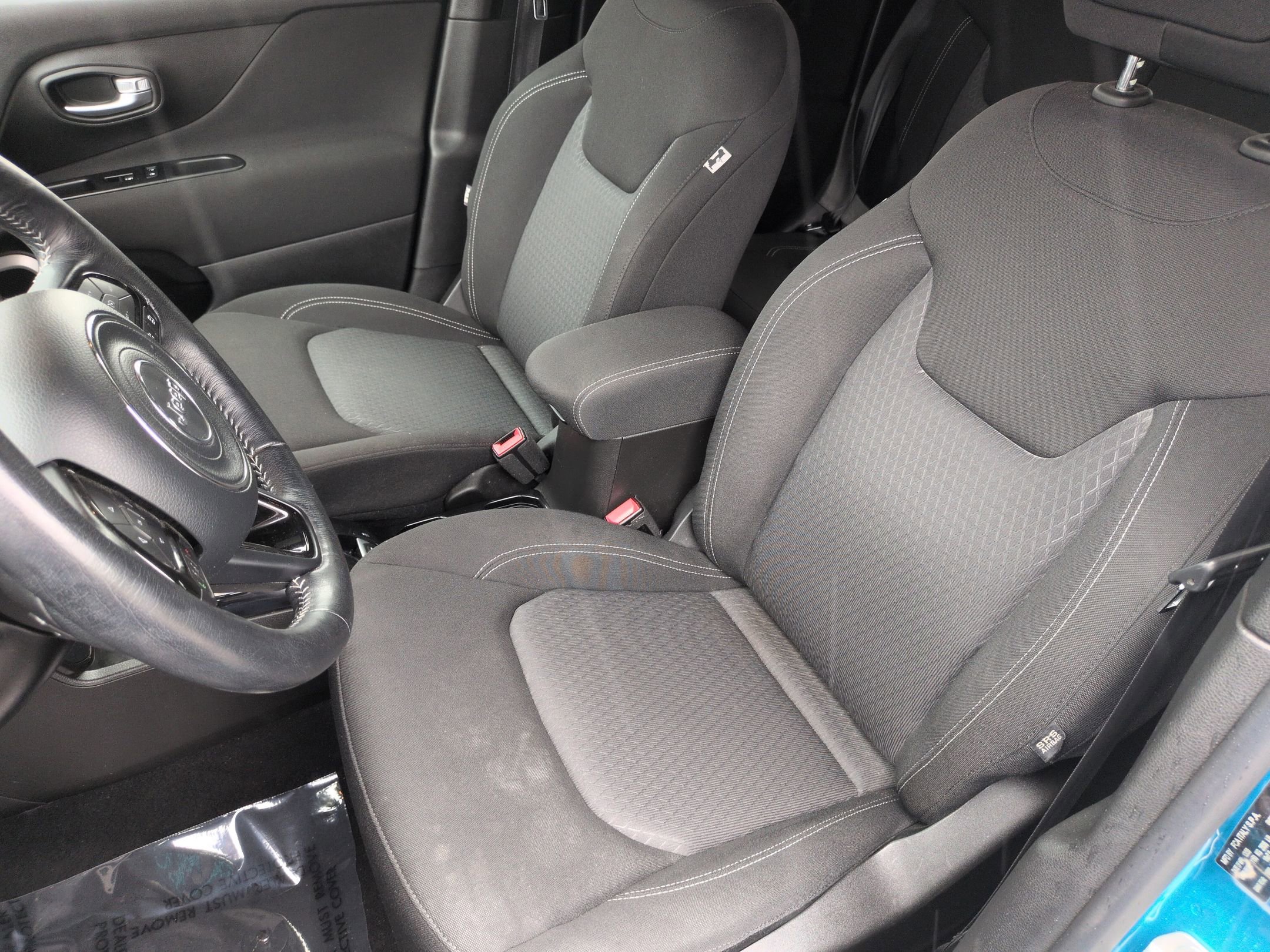 Used 2021 Jeep Renegade Latitude w/ Luxury Group II AWD/4WD image 16