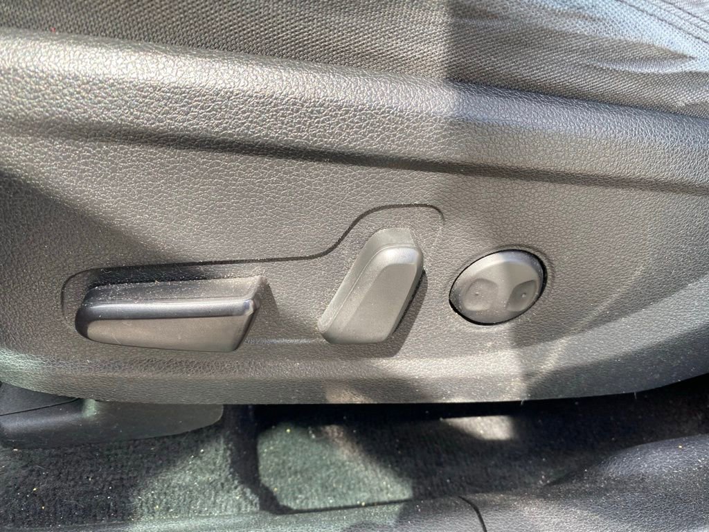 Used 2019 Hyundai Santa Fe SEL FWD image 14