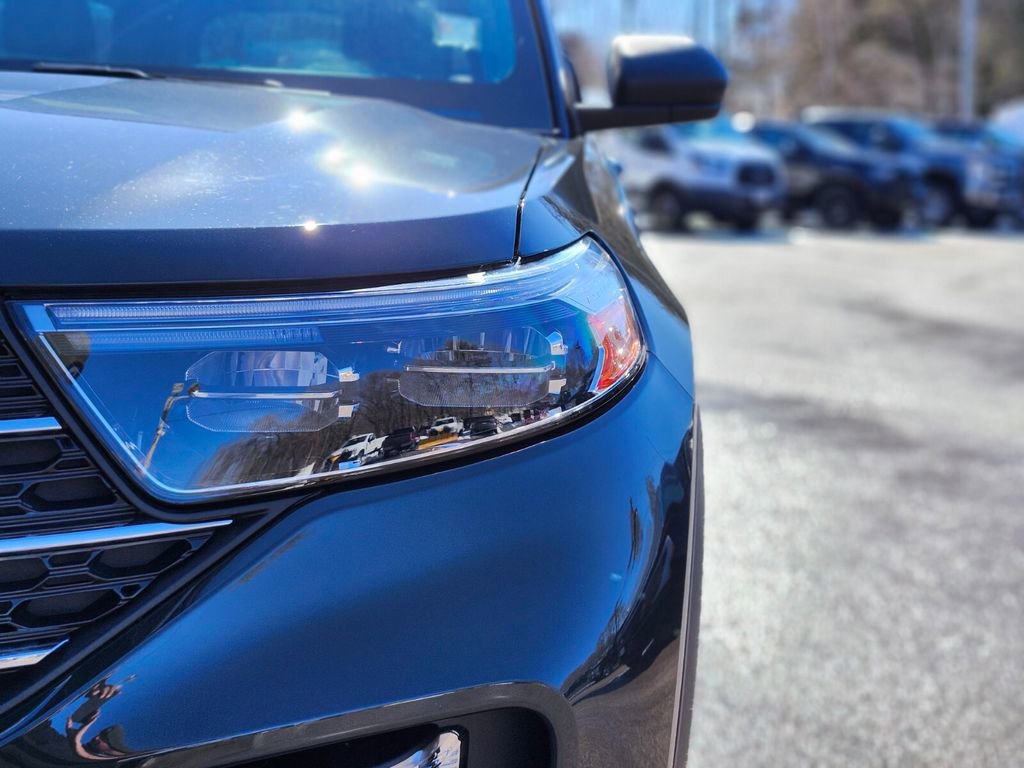 Certified 2022 Ford Explorer XLT w/ Equipment Group 202A image 10