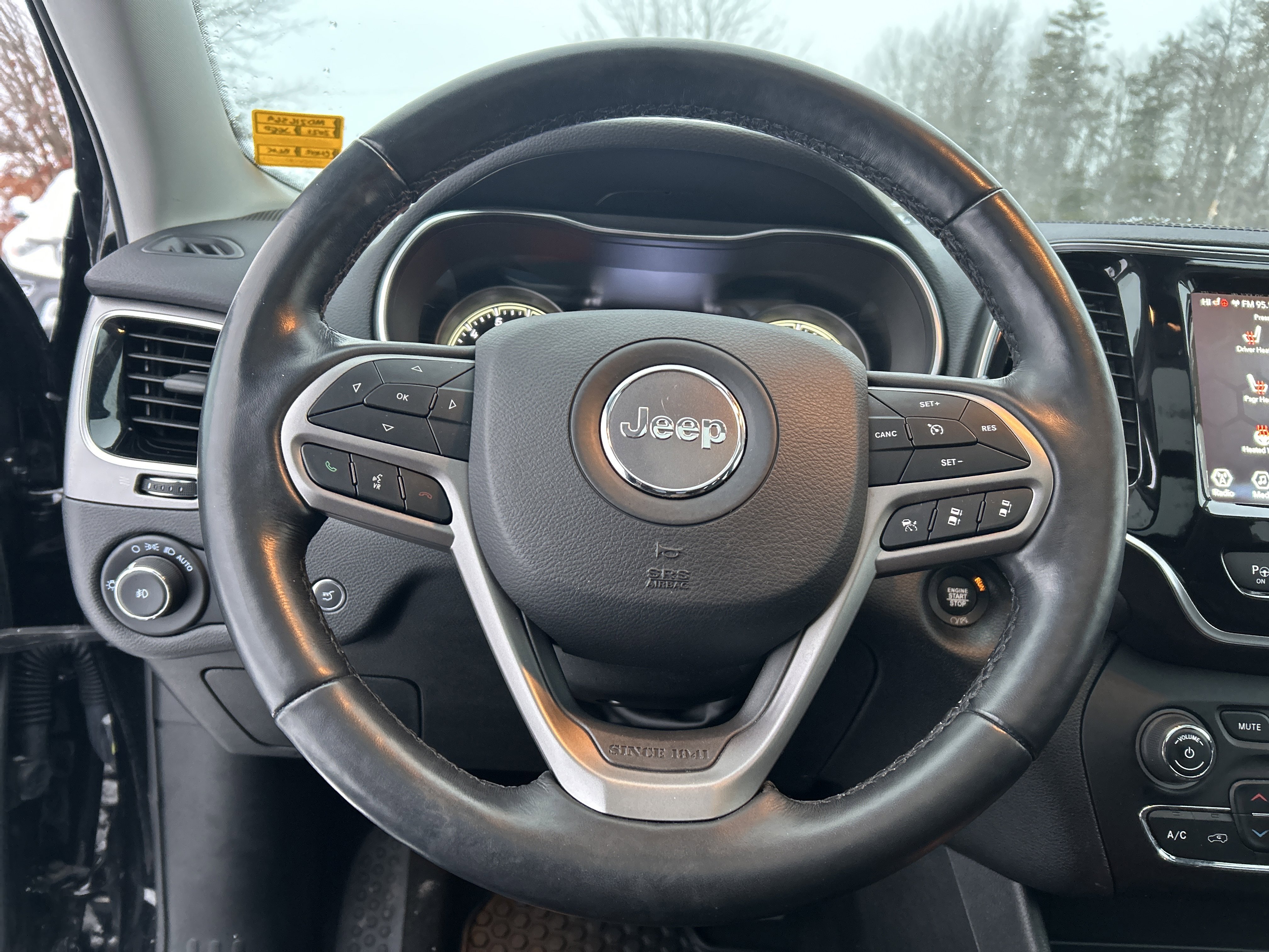 Used 2021 Jeep Cherokee Limited image 16