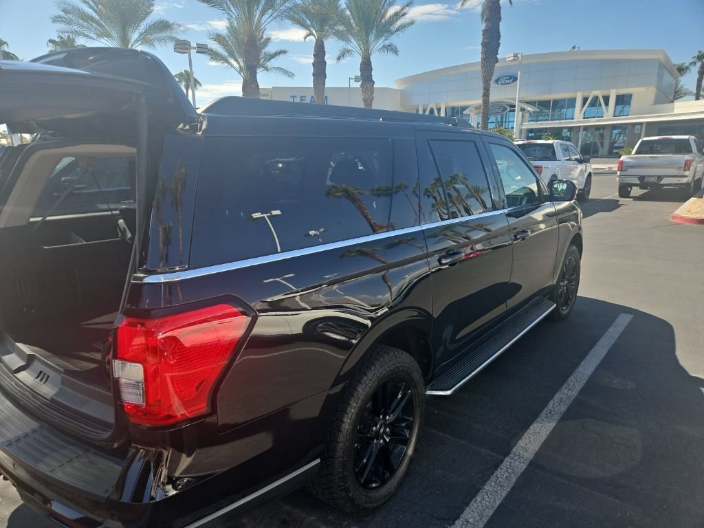Certified 2022 Ford Expedition Max XLT AWD/4WD image 2