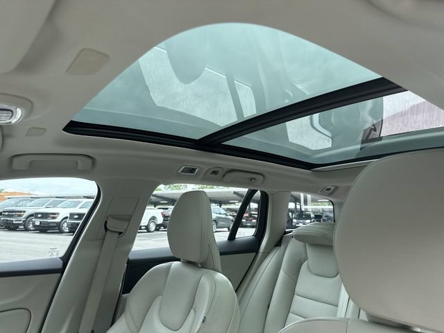 Used 2020 Volvo V60 T5 Inscription FWD image 22