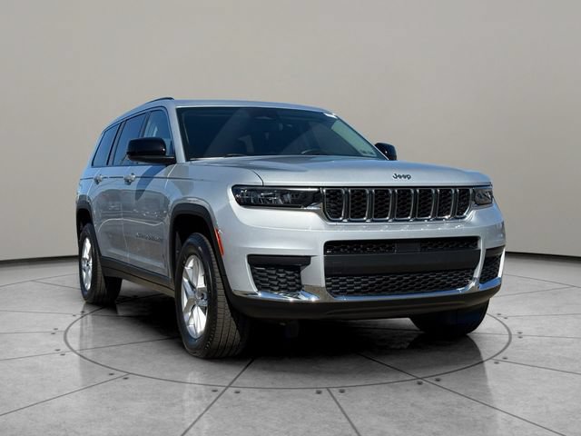 Used 2022 Jeep Grand Cherokee L Laredo w/ Luxury Tech Group I AWD/4WD image 12