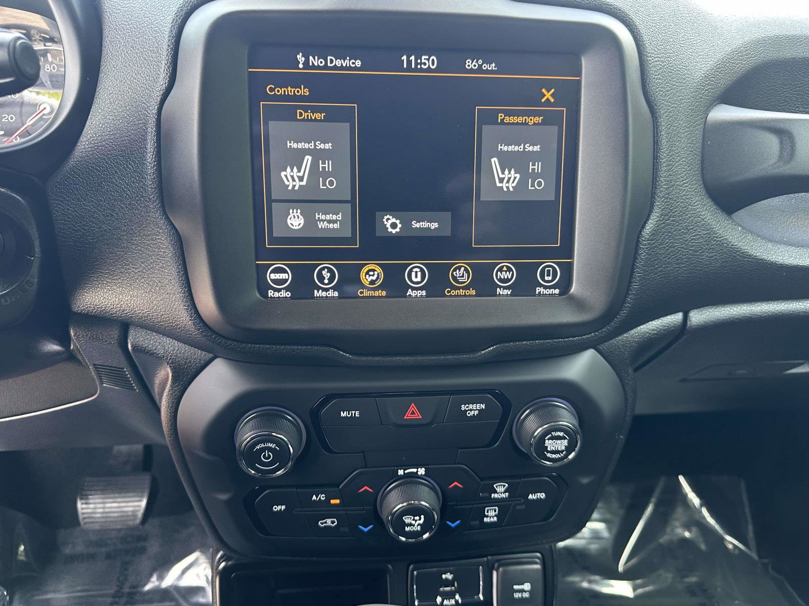 Used 2019 Jeep Renegade Limited w/ Quick Order Package 22P FWD image 10