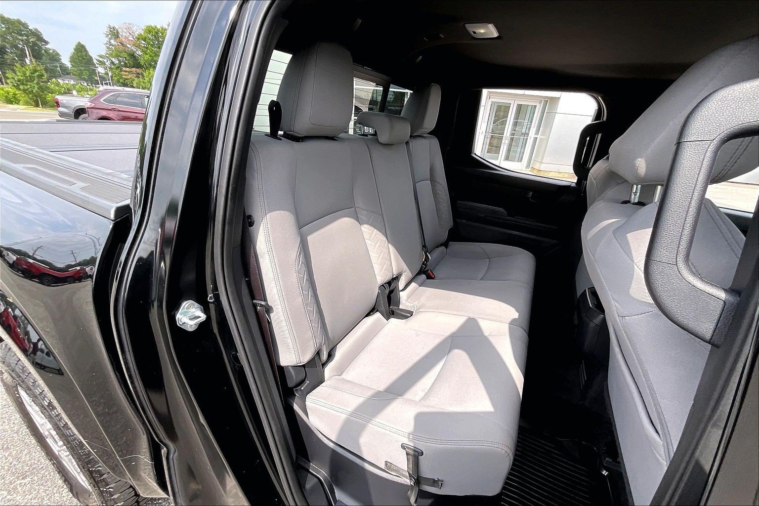 Used 2024 Toyota Tacoma SR5 AWD/4WD image 25