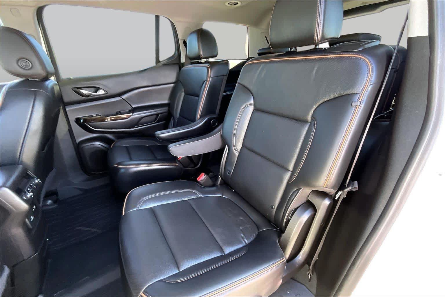 Used 2022 GMC Acadia AT4 w/ Technology Package AWD/4WD image 19