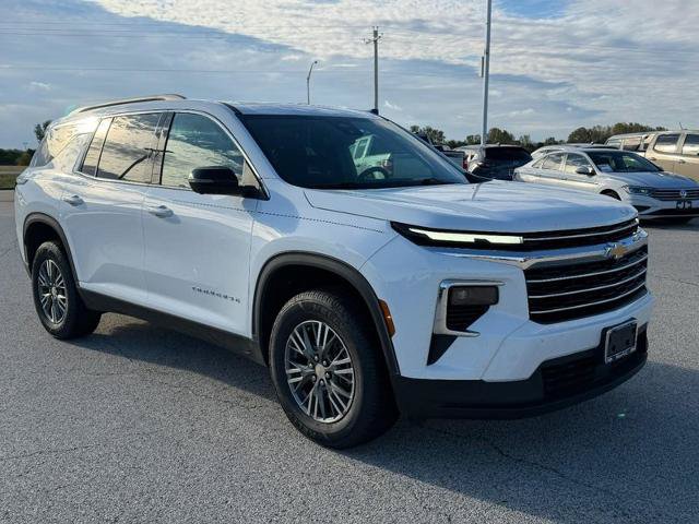 Used 2024 Chevrolet Traverse LT FWD image 8