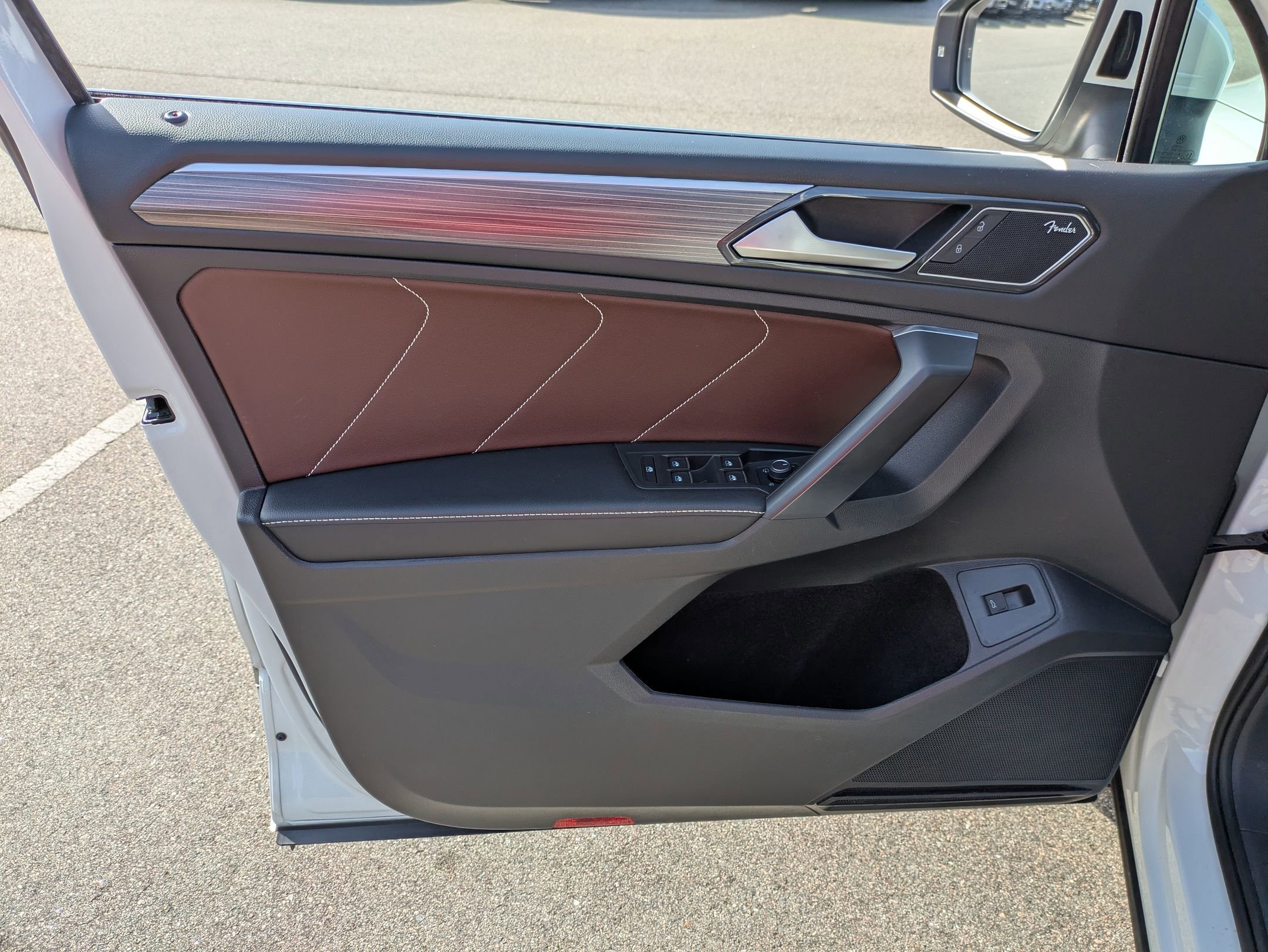 Used 2022 Volkswagen Tiguan SEL R-Line image 15