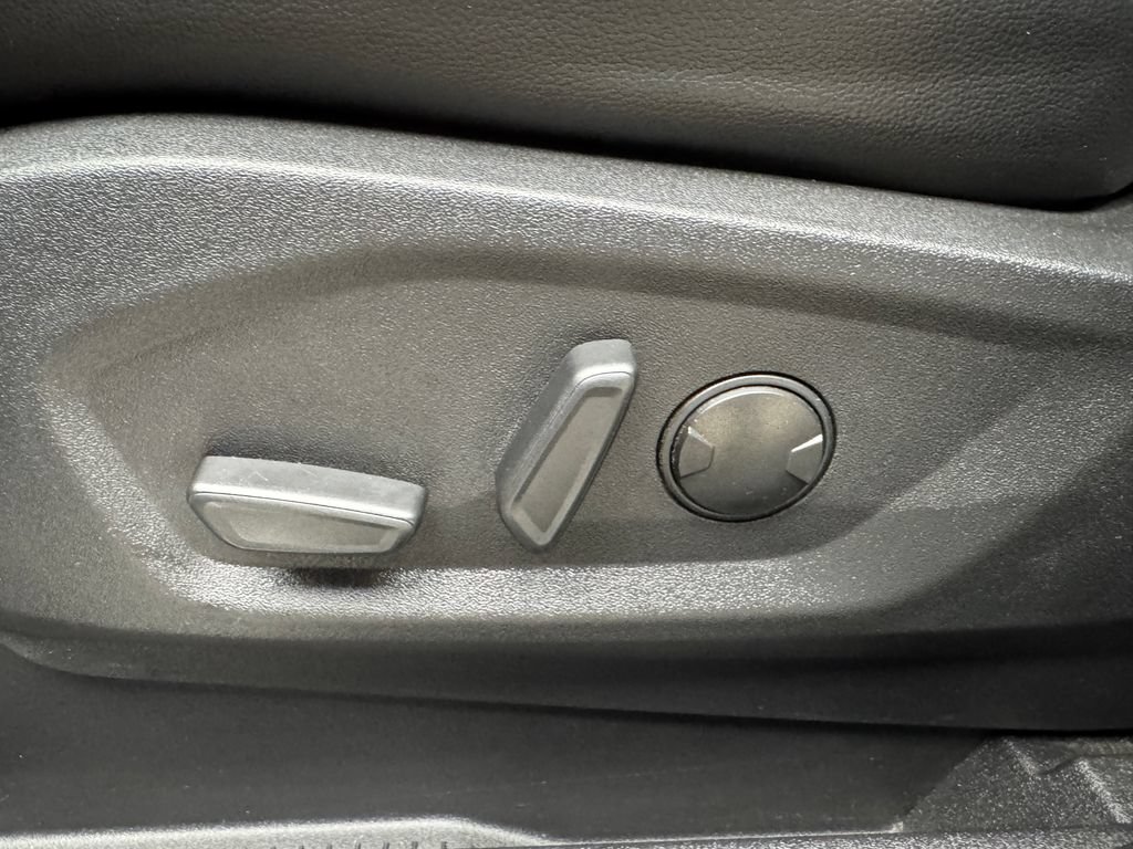Certified 2023 Ford Edge ST-Line AWD/4WD image 11