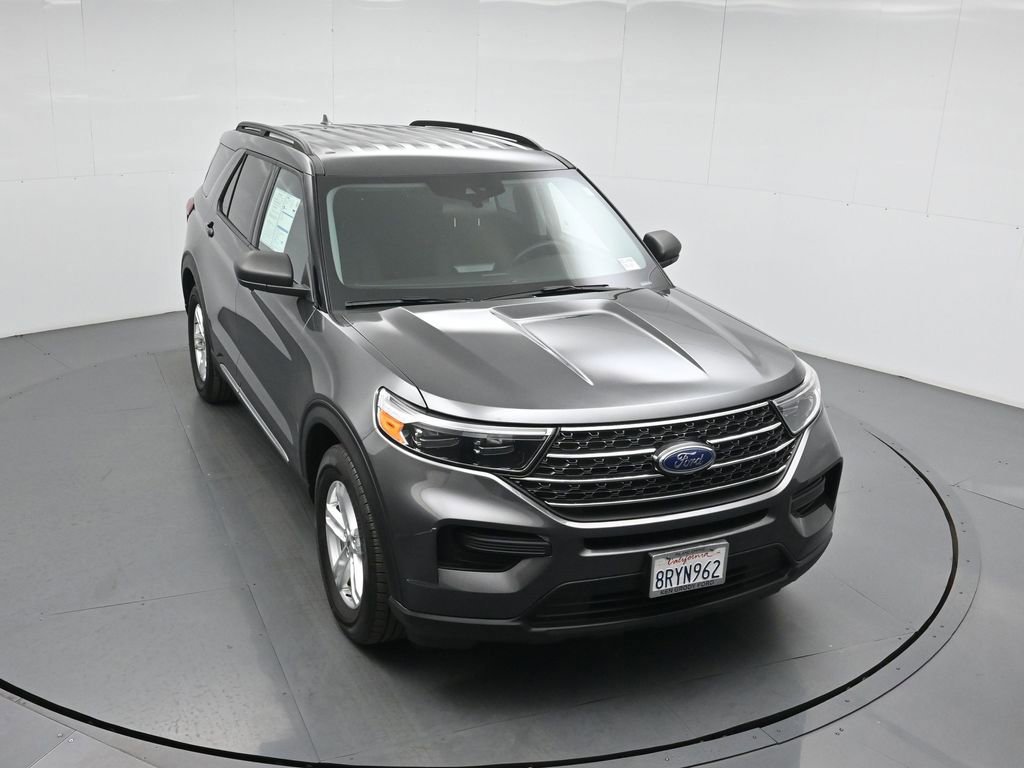 Certified 2020 Ford Explorer XLT image 3