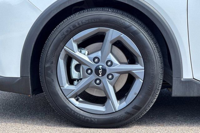 Used 2025 Kia K4 LXS image 27