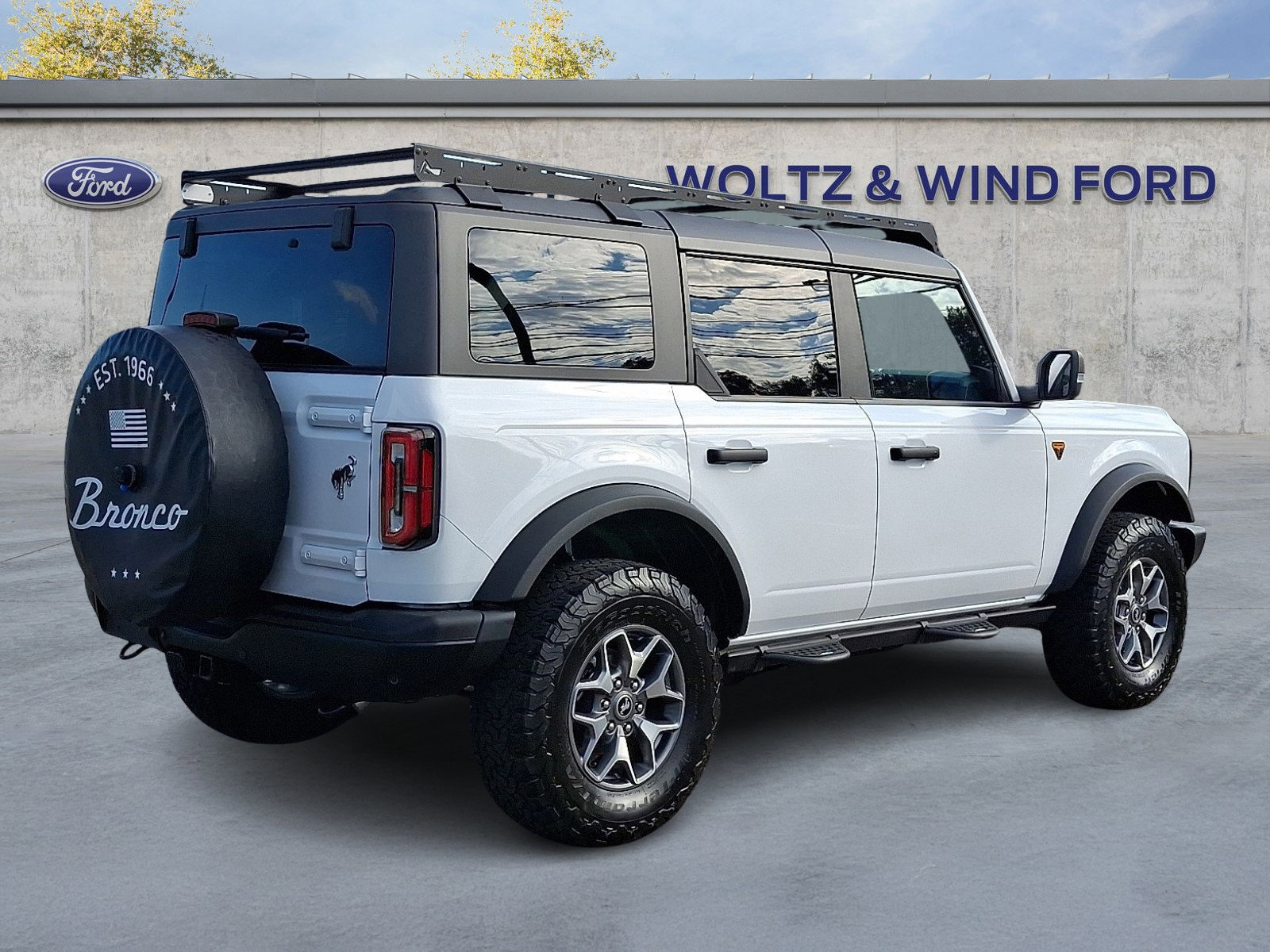 Certified 2023 Ford Bronco Badlands image 4