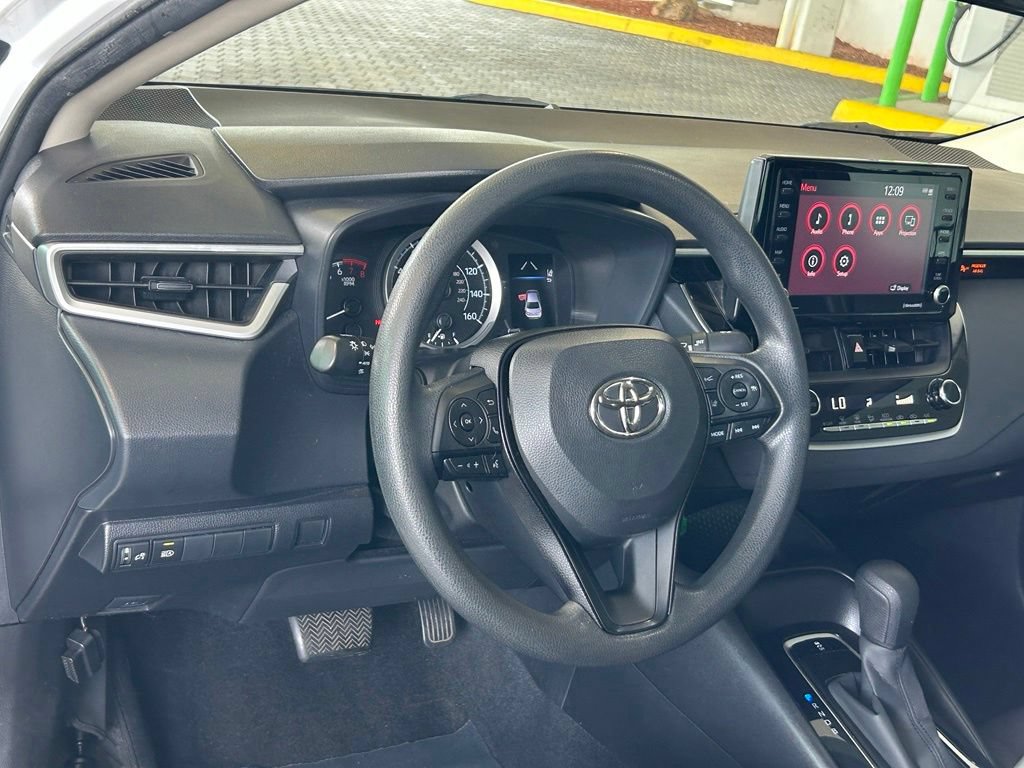 Used 2022 Toyota Corolla LE FWD image 31
