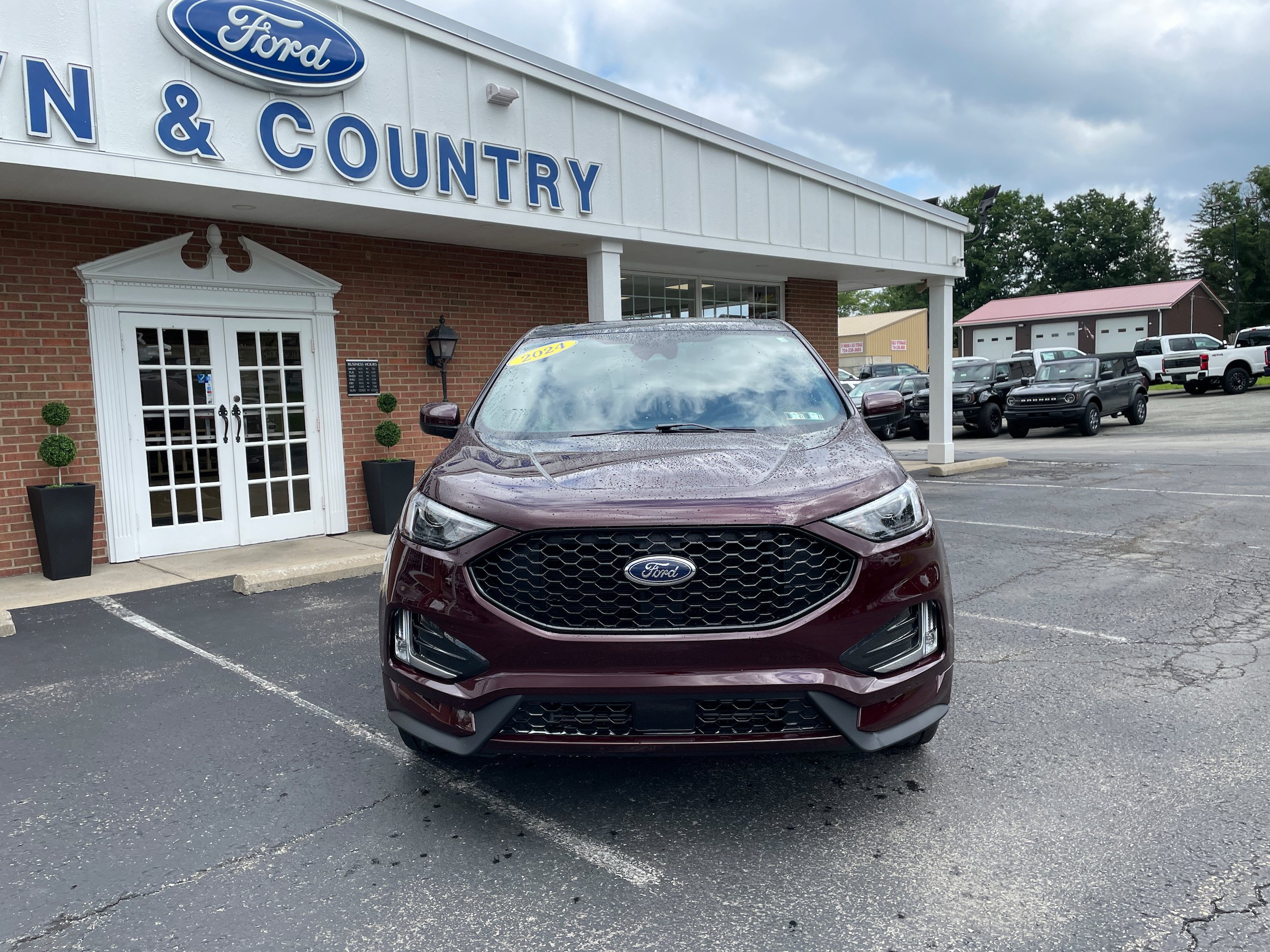 Certified 2024 Ford Edge ST-Line AWD/4WD image 2