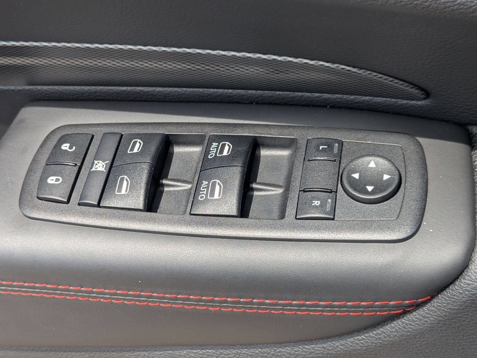 Used 2025 Dodge Durango R/T AWD/4WD image 16
