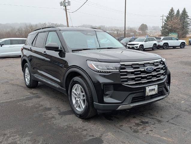 Certified 2025 Ford Explorer Active image 3