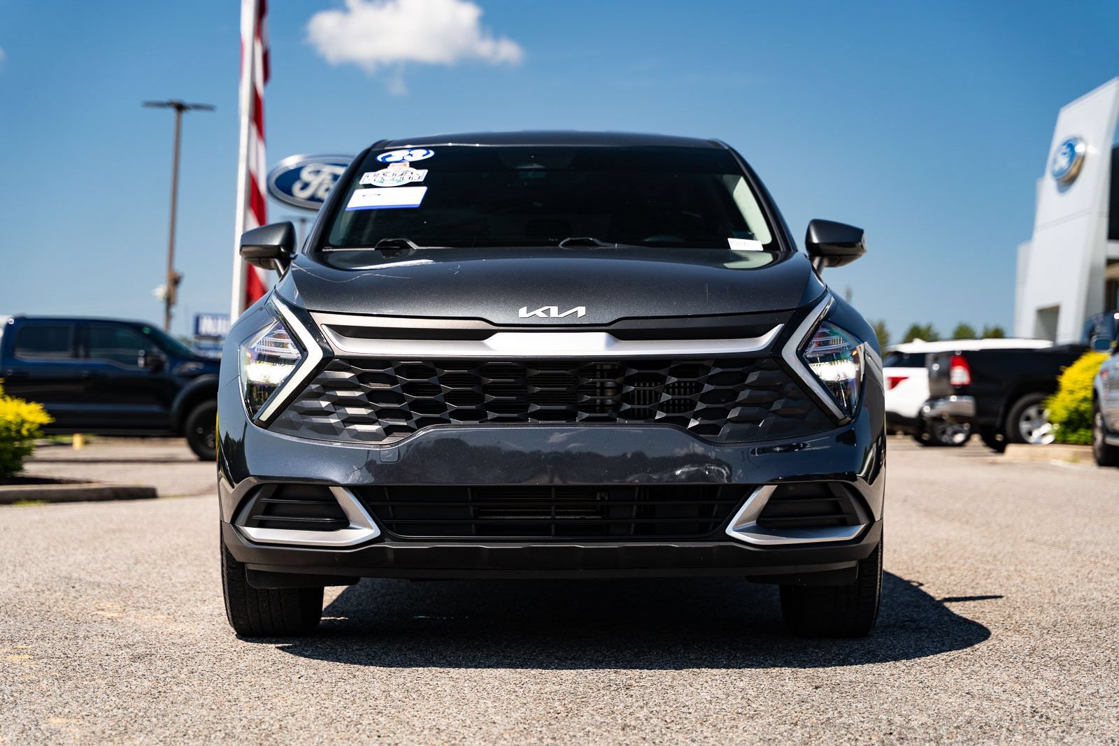 Used 2023 Kia Sportage LX AWD/4WD image 2