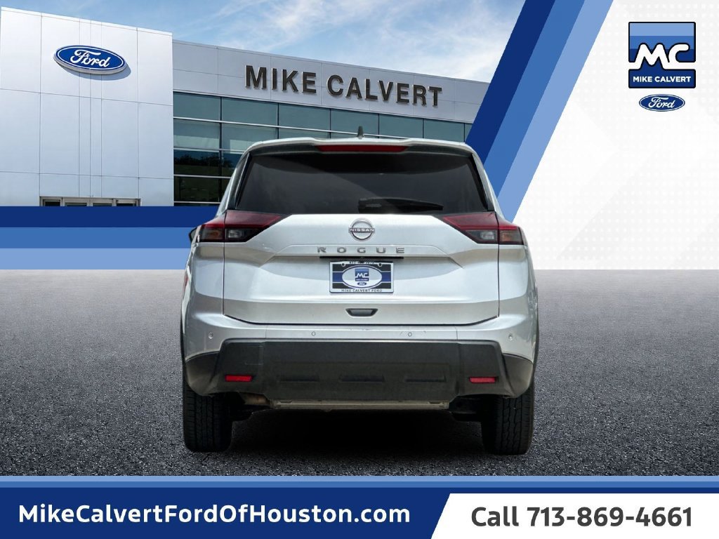 Used 2024 Nissan Rogue S FWD image 4