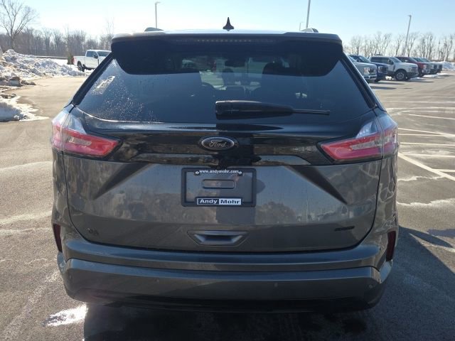Certified 2022 Ford Edge SE w/ Black Appearance Package image 3