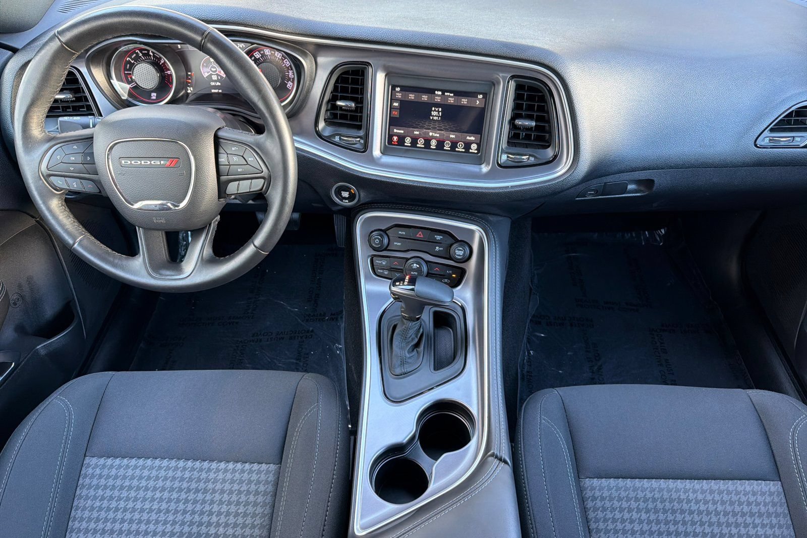 Used 2019 Dodge Challenger SXT RWD image 5