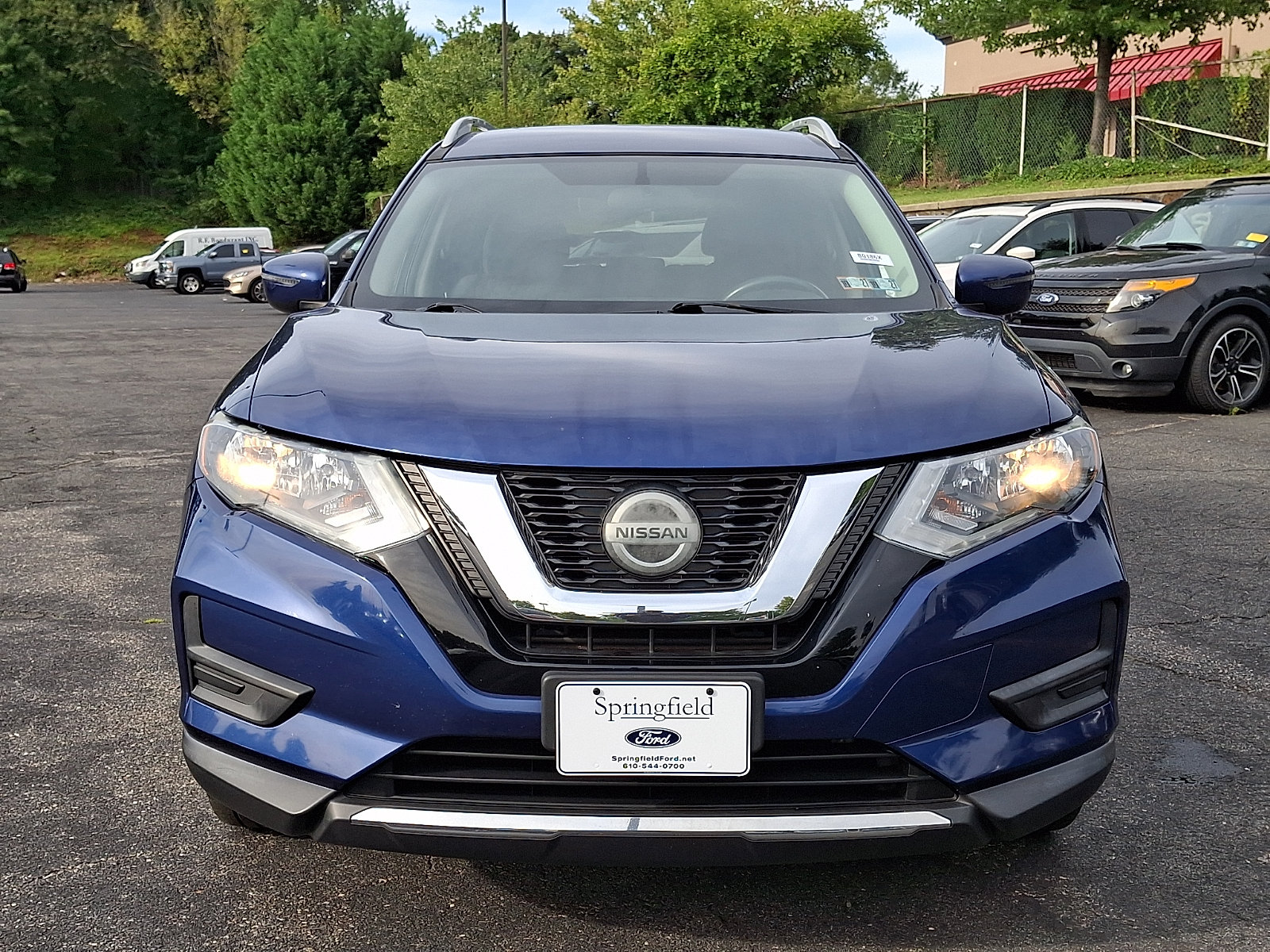 Used 2018 Nissan Rogue SV AWD/4WD image 2