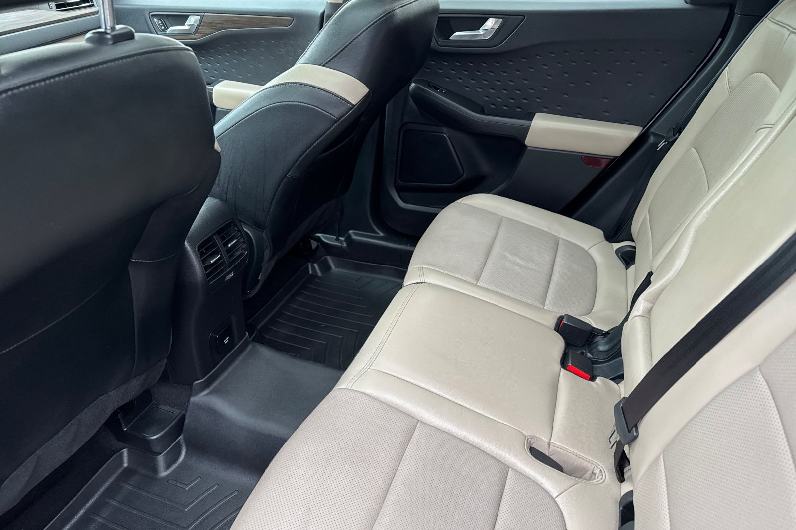 Certified 2020 Ford Escape Titanium AWD/4WD image 12