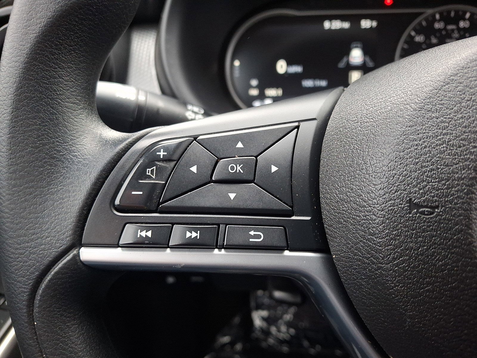 Used 2019 Nissan Kicks SV FWD image 19