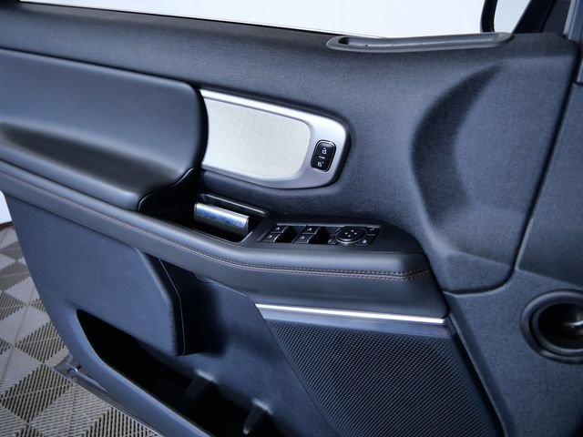 Certified 2025 Ford Expedition Active AWD/4WD image 28