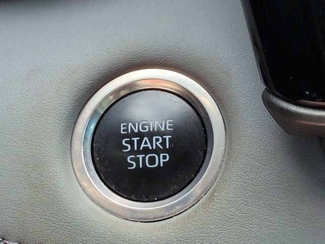 Used 2024 Toyota Highlander XLE AWD/4WD image 27