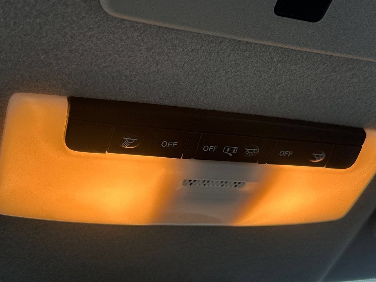Used 2023 Nissan Kicks SR w/ SR Premium Package FWD image 33