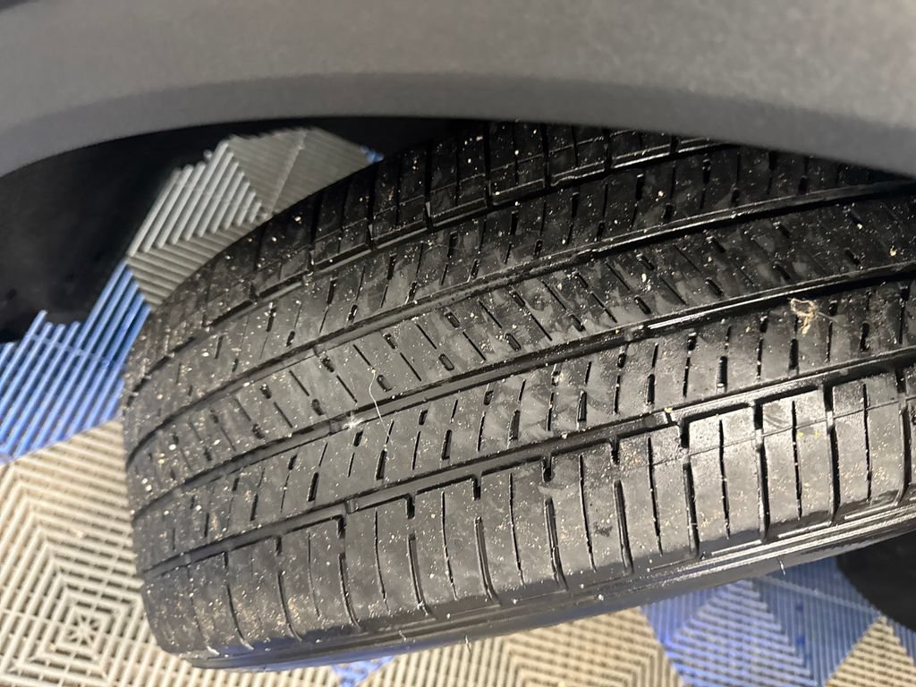 Certified 2025 Ford Escape Platinum AWD/4WD image 30