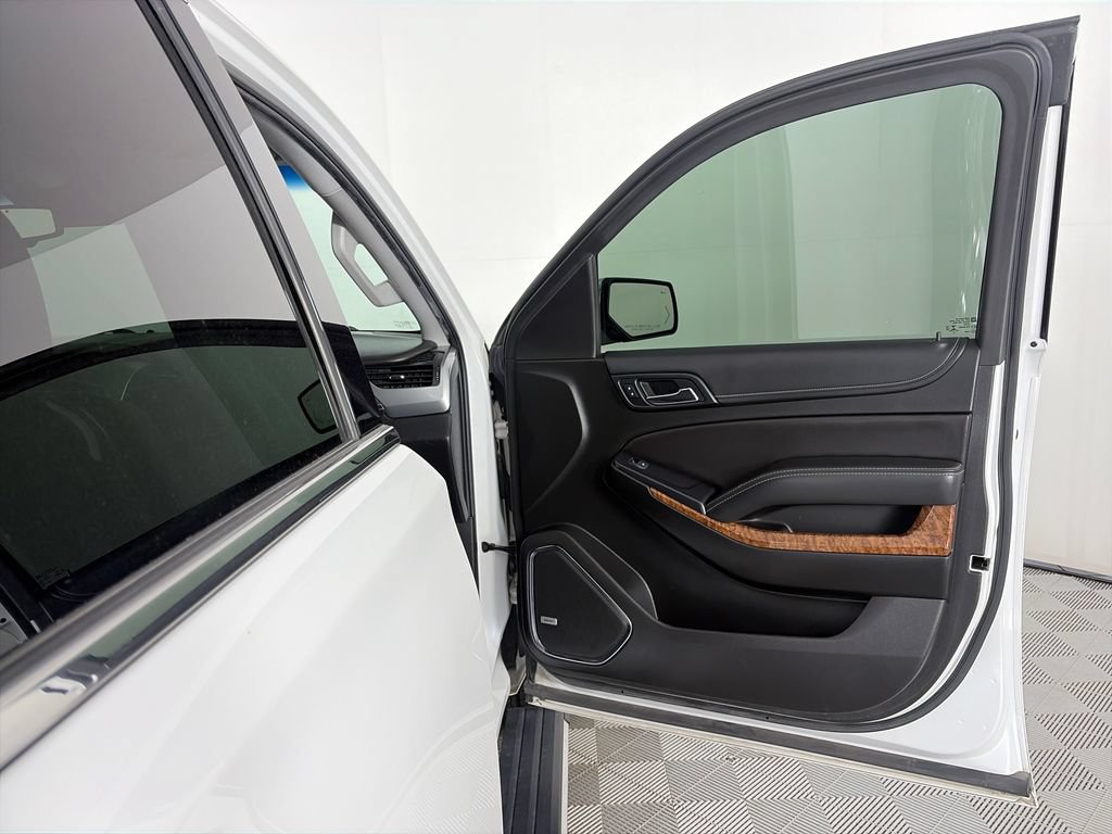Used 2019 Chevrolet Tahoe Premier w/ Premier Plus Edition AWD/4WD image 32