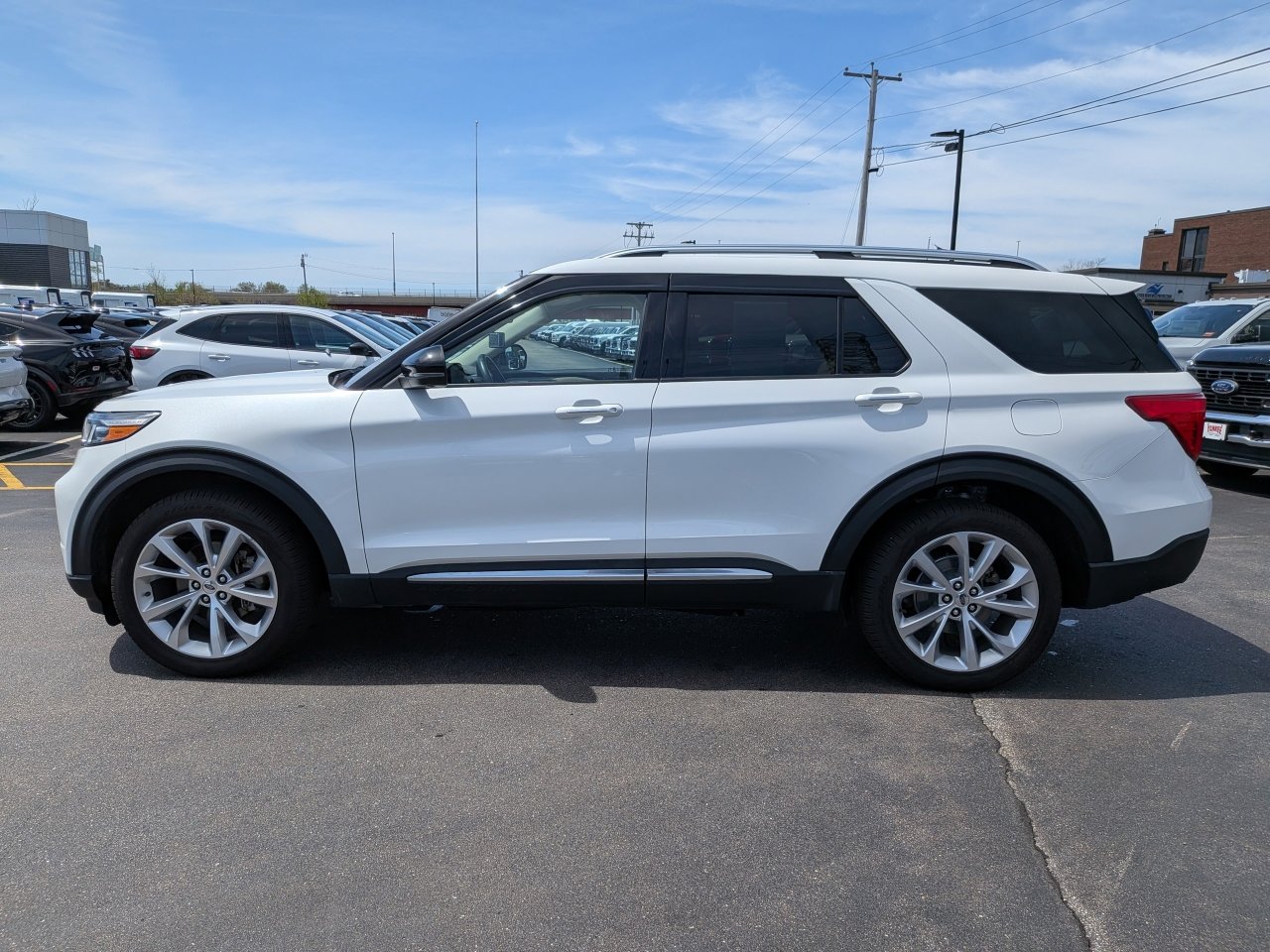 Certified 2022 Ford Explorer Platinum w/ Equipment Group 601A AWD/4WD image 7