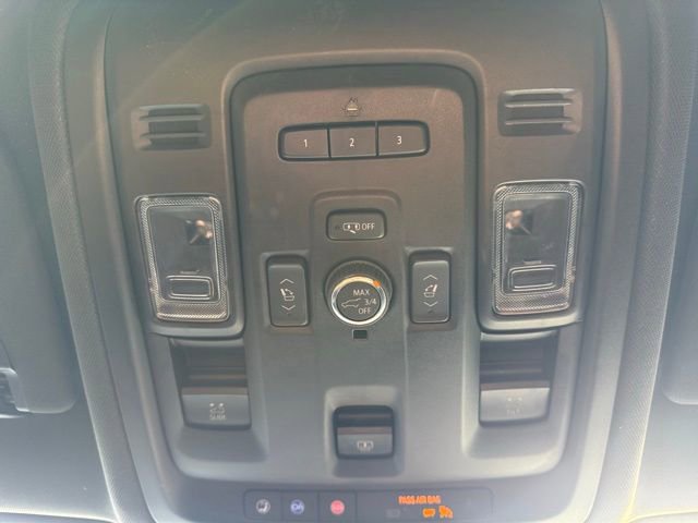 Used 2022 Chevrolet Suburban RST w/ Luxury Package image 32