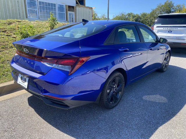 Used 2023 Hyundai Elantra SEL FWD image 7