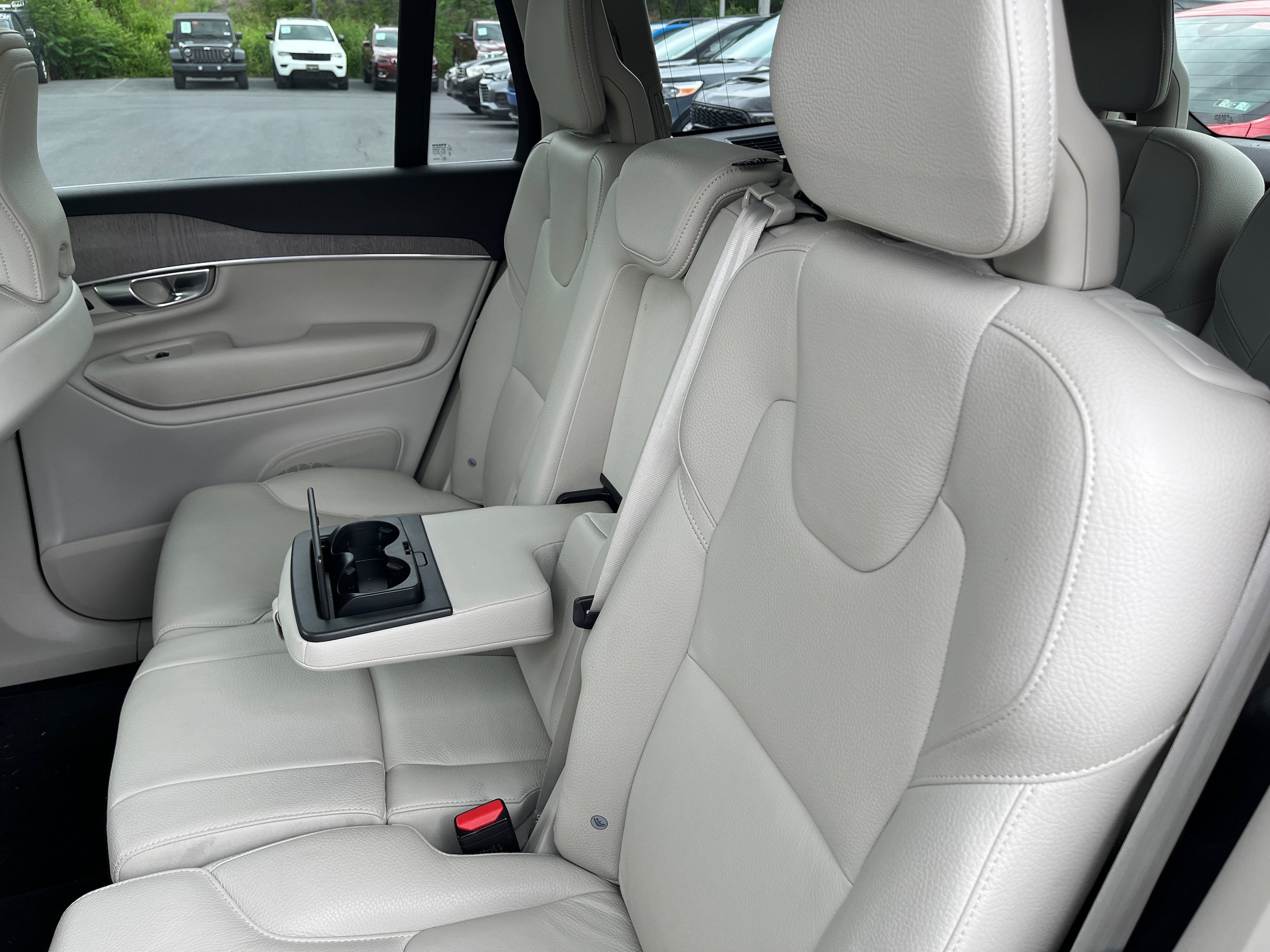 Used 2023 Volvo XC90 B6 Plus AWD/4WD image 12