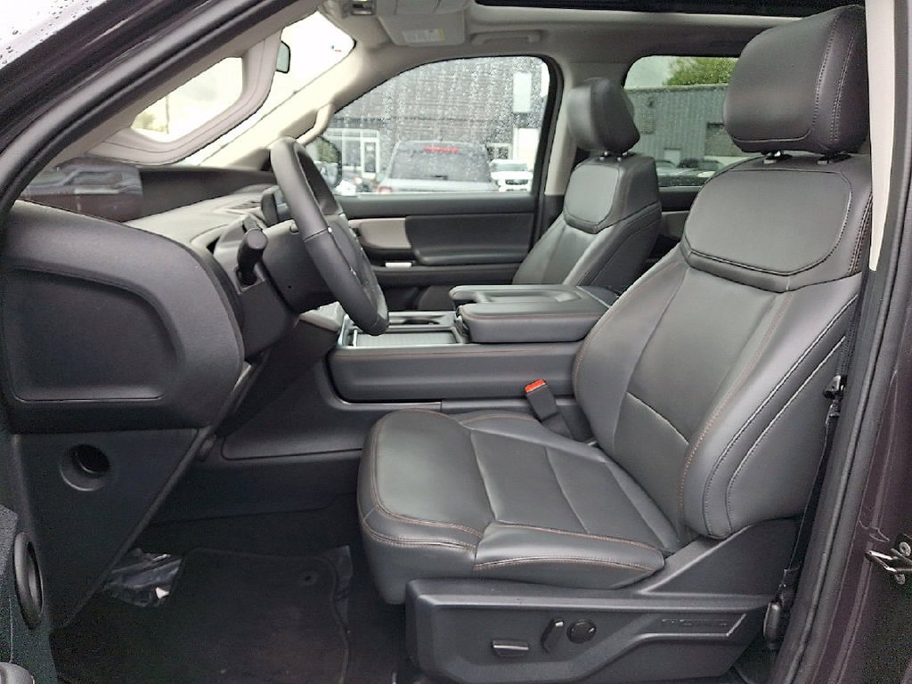 Certified 2025 Ford Expedition Active AWD/4WD image 15