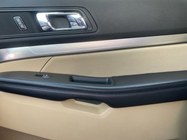 Certified 2017 Ford Explorer FWD image 16