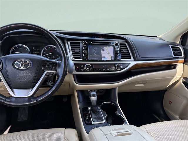 Used 2017 Toyota Highlander Limited image 27