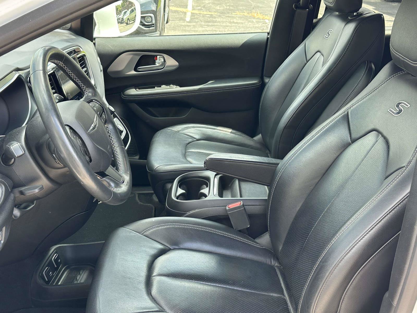 Used 2019 Chrysler Pacifica Touring-L w/ Advanced Safetytec Group FWD image 9