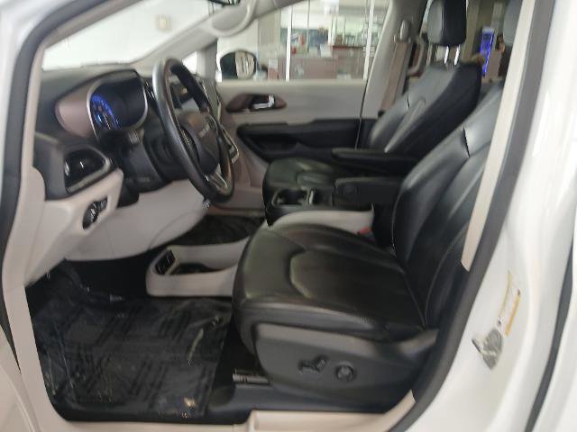 Used 2020 Chrysler Voyager Lxi image 11