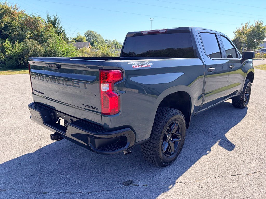 Used 2026 Chevrolet Silverado 1500 Custom Trail Boss w/ LPO, Dark Essentials Package AWD/4WD image 3