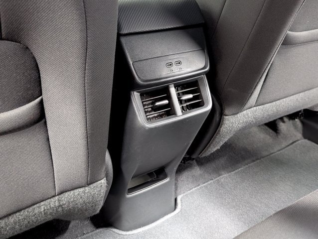 Used 2026 Chevrolet Equinox LT AWD/4WD image 15